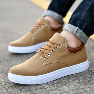 Casual Men’s Canvas Sneakers With Lace Up And Contrast Heel Panel