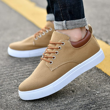 Casual Men’s Canvas Sneakers With Lace Up And Contrast Heel Panel