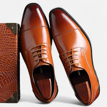 Classic Men’s Oxford Shoes With Closed Lace And Cap Toe Design