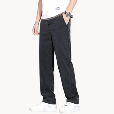 Classic Men’s Wide Leg Denim Jeans With Straight Fit And Slant Pockets