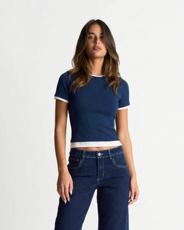Clean Women’s Fitted T Shirt With Crew Neck And Contrast Trim