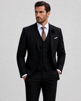 Refined Men’s Linen Three-Piece Suit With Notch Lapels And Waistcoat