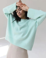 Relaxed Women's Round Neck Sweater with Long Sleeves