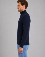 Ribbed knit texture detail on the body of the jumper
