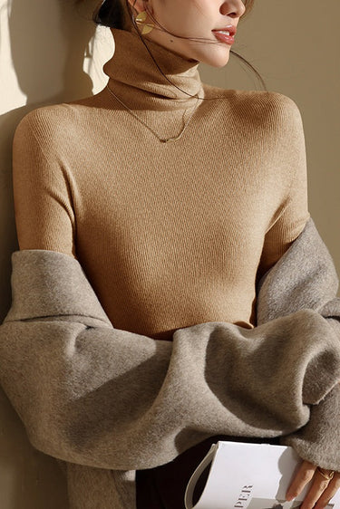 Back view of the seamless ribbed knit top