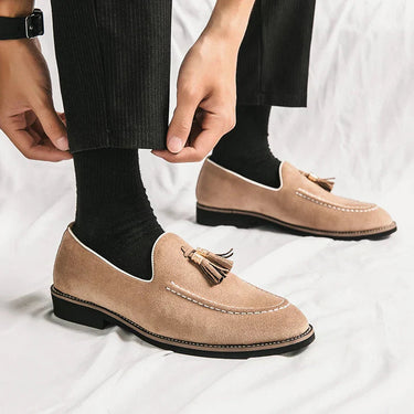Smart Men’s Tassel Loafers With Suede Upper And Moc Toe Stitching