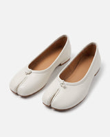 Close-up of the split toe and fine topstitching on the leather upper