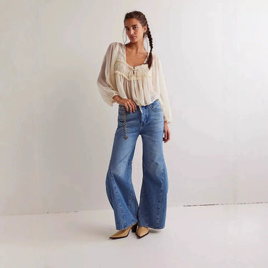 Wide-Leg Jeans with High Waist and Belt Detail