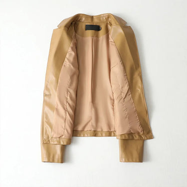 Close-up of the single-button front fastening on the leather blazer
