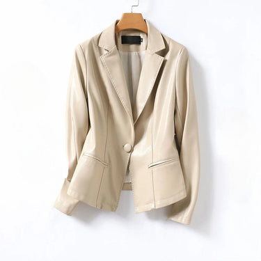Close-up of the side welt pocket on the leather blazer